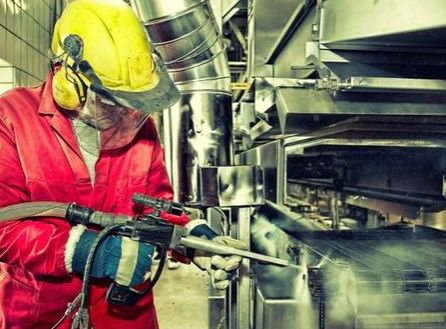 Overflaterens: Å fjerne uønskede belegg fra ulike materialer